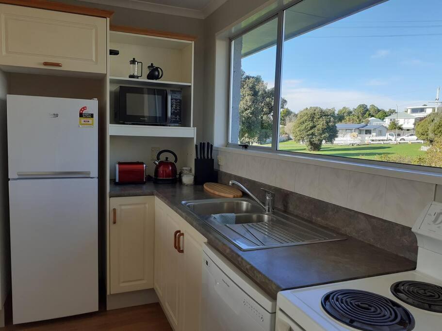 3 Bedroom Holiday Home In Prime Kaikoura Location! Kültér fotó